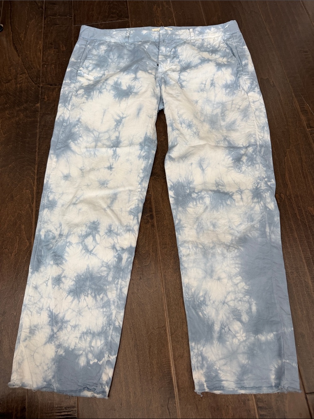 Nili Lotan Light Blue and White Tie-Dye Cropped Pants